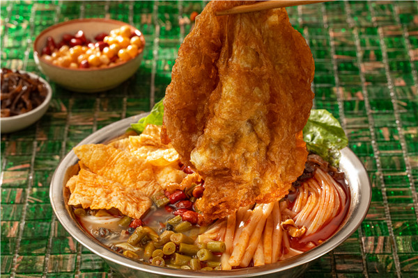 招牌炸蛋螺蛳粉